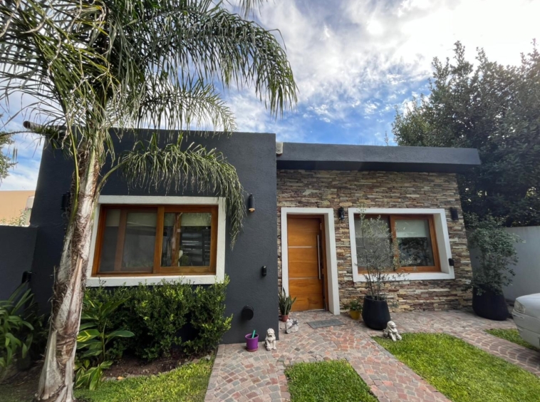 Casa súper morderna con excelente ubicación