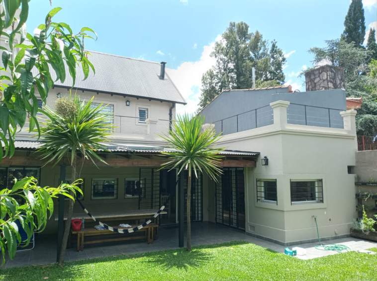Amplia Casa en Venta