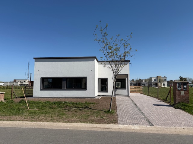 Moderna casa a estrenar en una sola planta