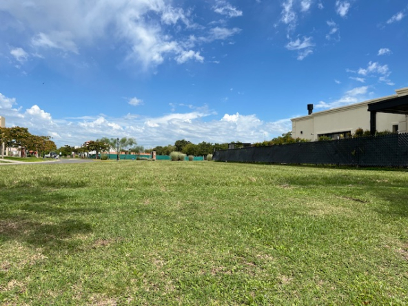 Hermoso Lote en Pilar del Este