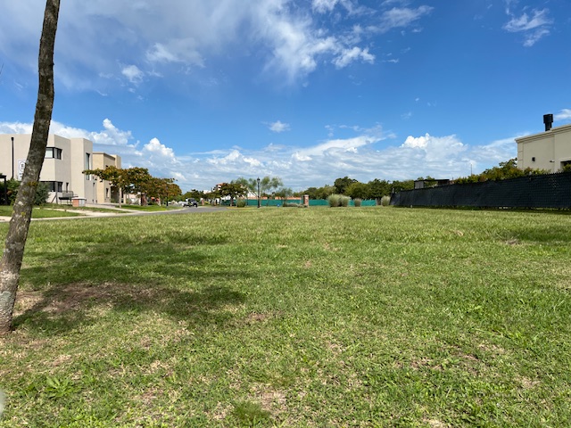 Hermoso Lote en Pilar del Este