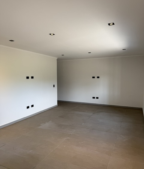 Moderna casa a estrenar de 5 ambientes