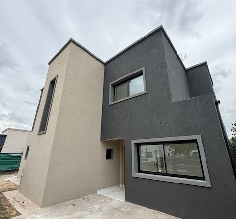 Moderna Casa de 6 ambientes a estrenar