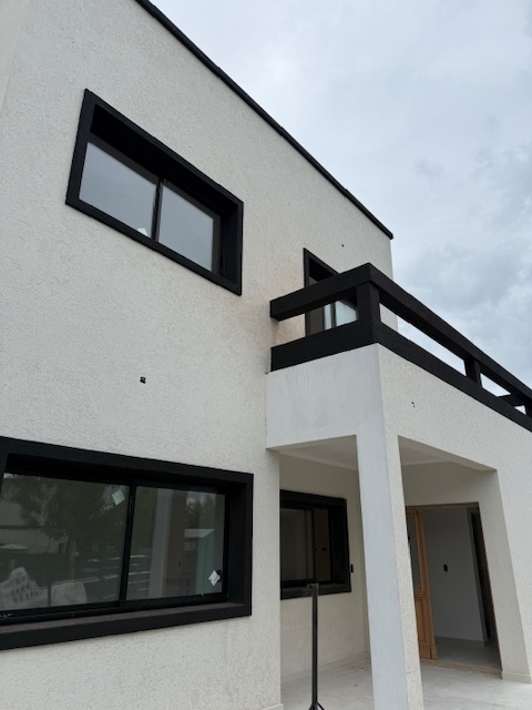 Casa a estrenar de 6 Ambientes y 4 Dormitorios – foto 1