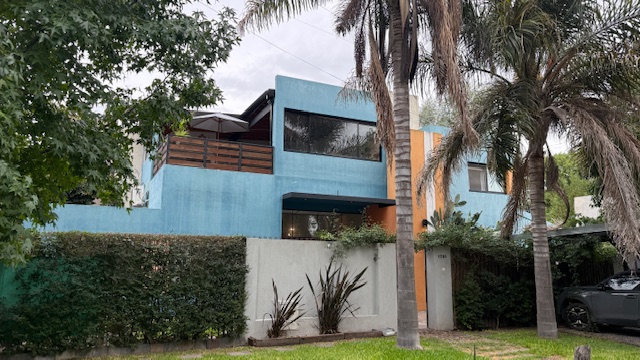 Impecable Casa 5 Ambientes en 3 Plantas con Master Suite, Playroom y Gran Terraza con Parrilla