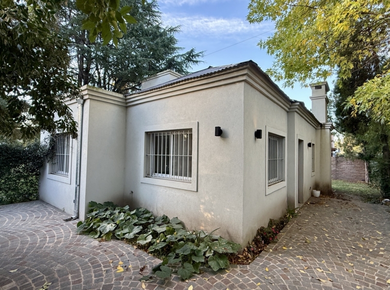 Moderna casa en venta en excelente ubicacion