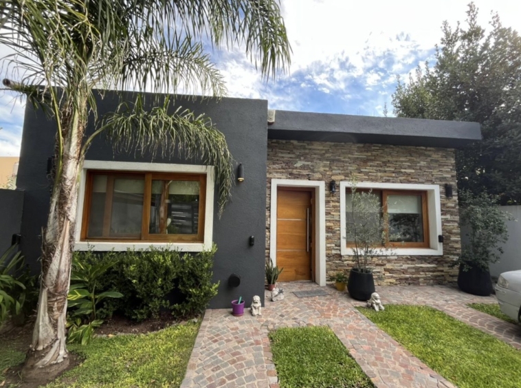 Casa súper morderna con excelente ubicación
