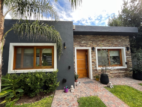 Casa súper morderna con excelente ubicación