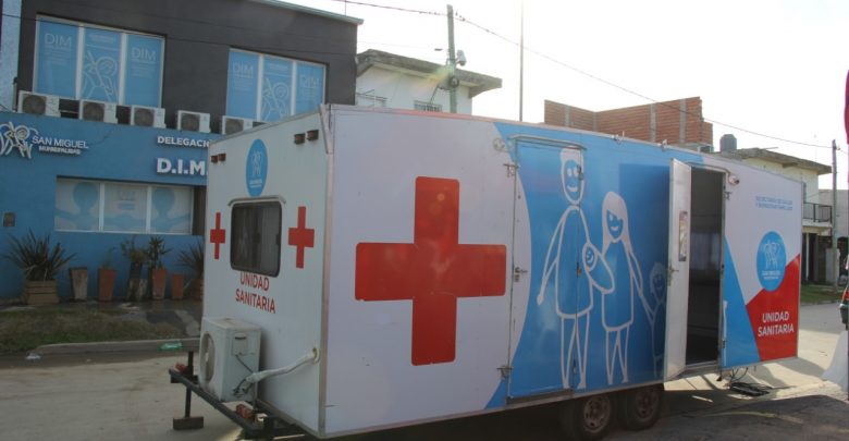 Móvil sanitario en el DIM de Barrio Obligado