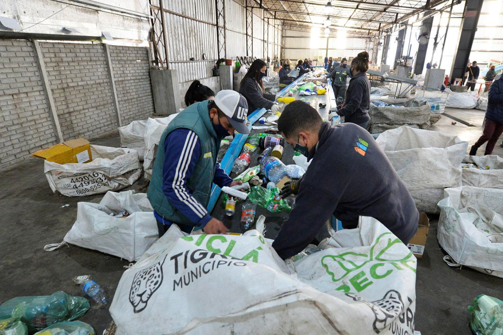 Polo cooperativo de Benavídez en acción