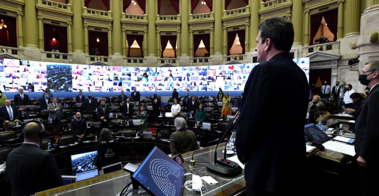 Massa durante una sesión en Diputados junto a su mano derecha, el tigrense Eduardo Cergnul. Ph: HCD