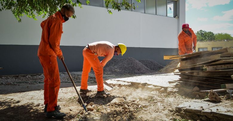 Escuelas a la obra
