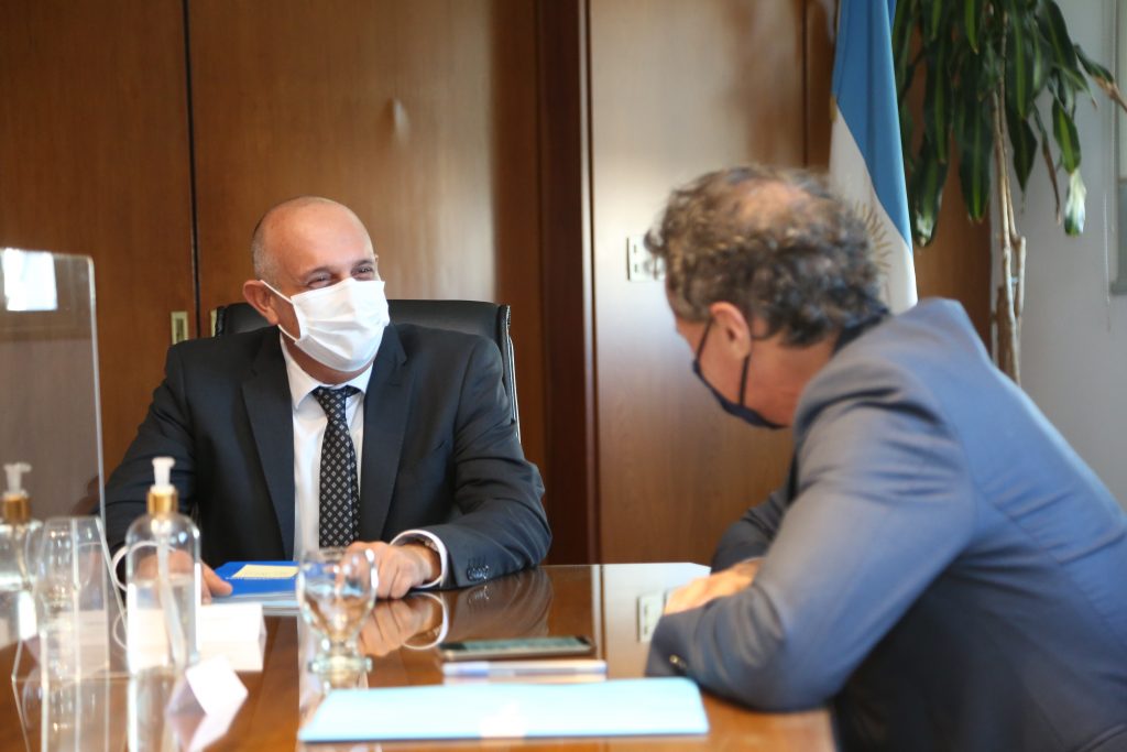 Alexis Guerrera, presidente de TAI, Gabriel Katopodis, ministro de Obras Públicas de la Nación, y Fernando Moreira, intendente de San Martín, se reunieron para avanzar en distintos proyectos en relación al Plan de Modernización del Transporte Ferroviario.