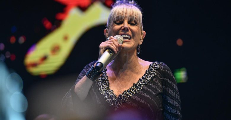 Show Valeria Lynch