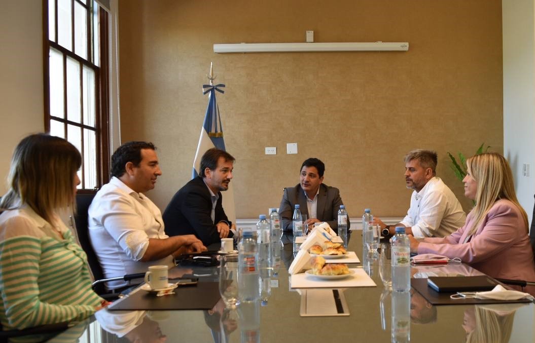 Reunión con autoridades de Trenes Argentinos por la Estación Sarratea