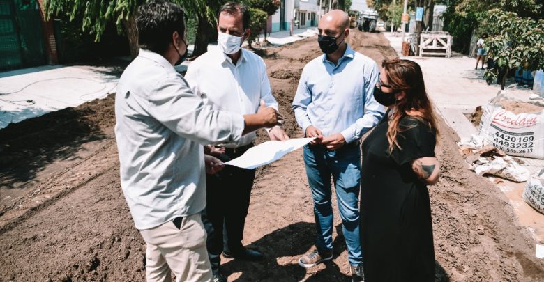 Ariel Sujarchuk y Beto Ramil recorrieron distintos trabajos de pavimentación