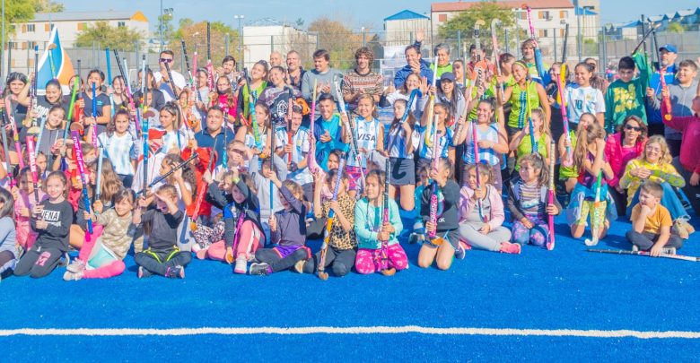 Juan Andreotti inauguró una nueva cancha de hockey