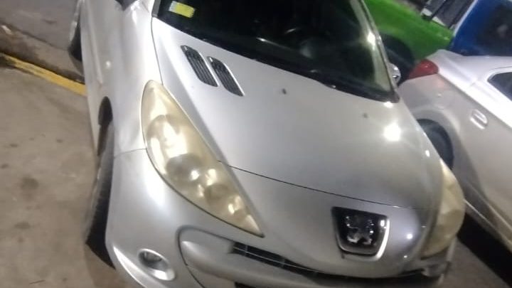 Peugeot 207 con el que se cometían los ilicitos