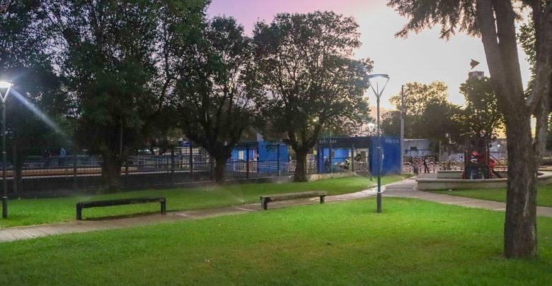 Forestación en la estación Bella Vista