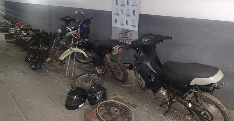 Motos