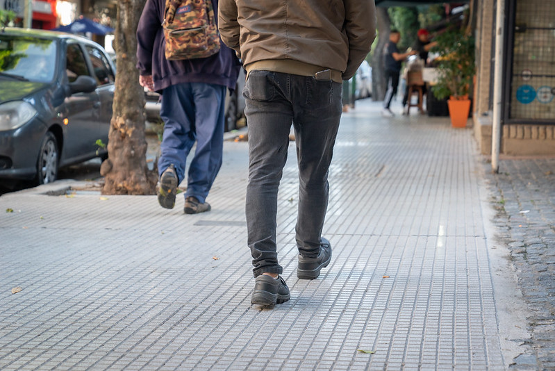 Nuevas veredas en los centros comerciales del distrito
