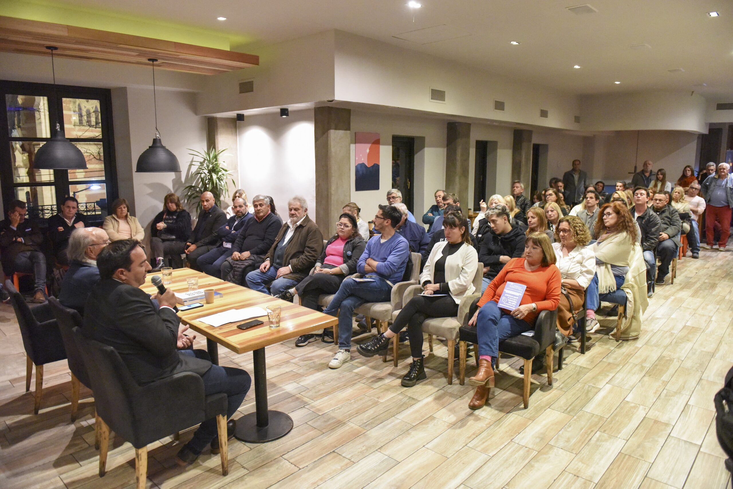 Charla Federico Meca