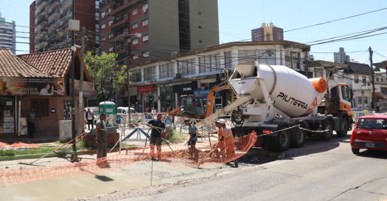Bacheo en Sarmiento y Rodríguez Peña