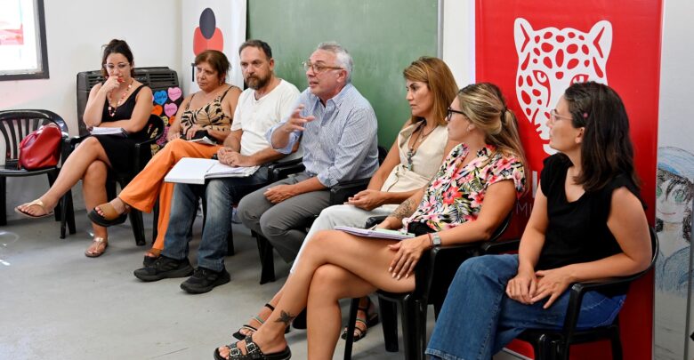 Julio Zamora en la reunión del Consejo Local de Infancia