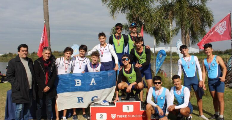 Regata Promocional de la Escuela Municipal de Remo de Tigre