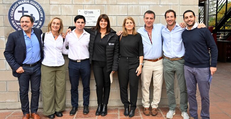 Funcionarios del Municipio de Tigre acompañaron a las autoridades del Colegio María de Guadalupe