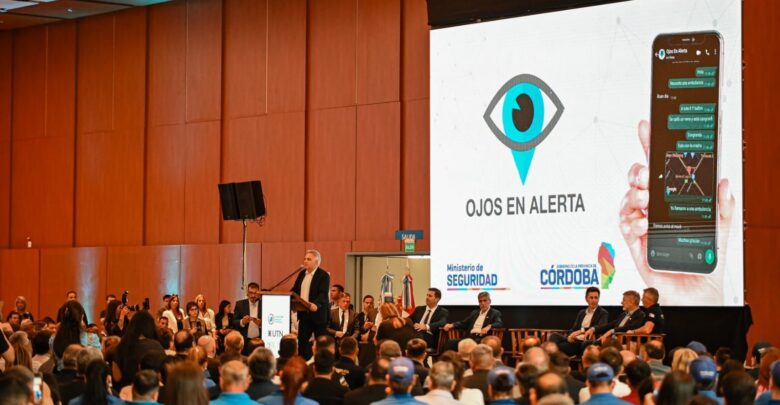 Presentación de Ojos en Alerta en el Centro de Convenciones de Córdoba