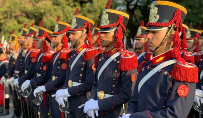Desfile cívico- militar