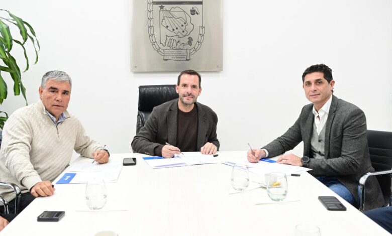 Firma del convenio tripartito