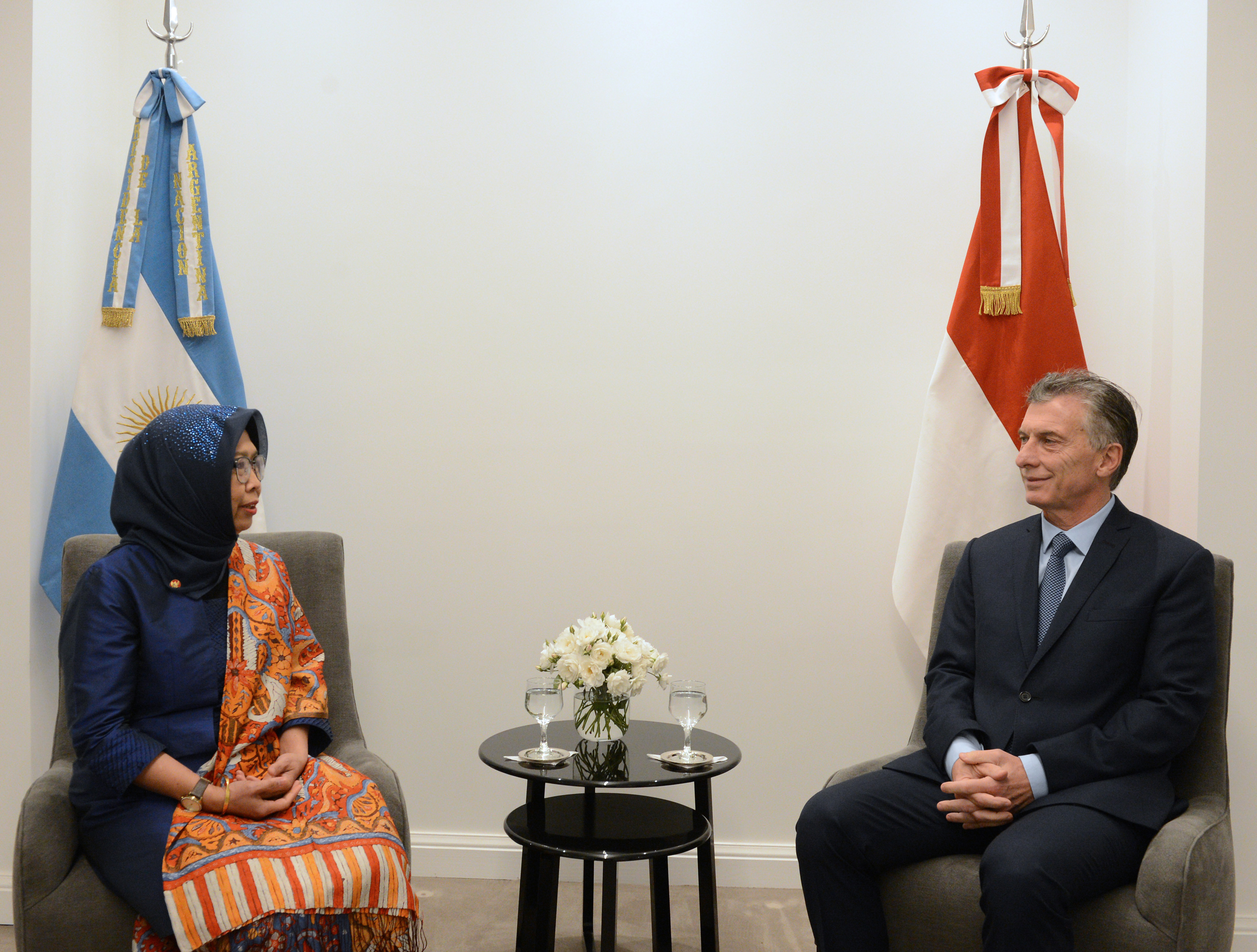 Macri - Indonesia - Naryatie