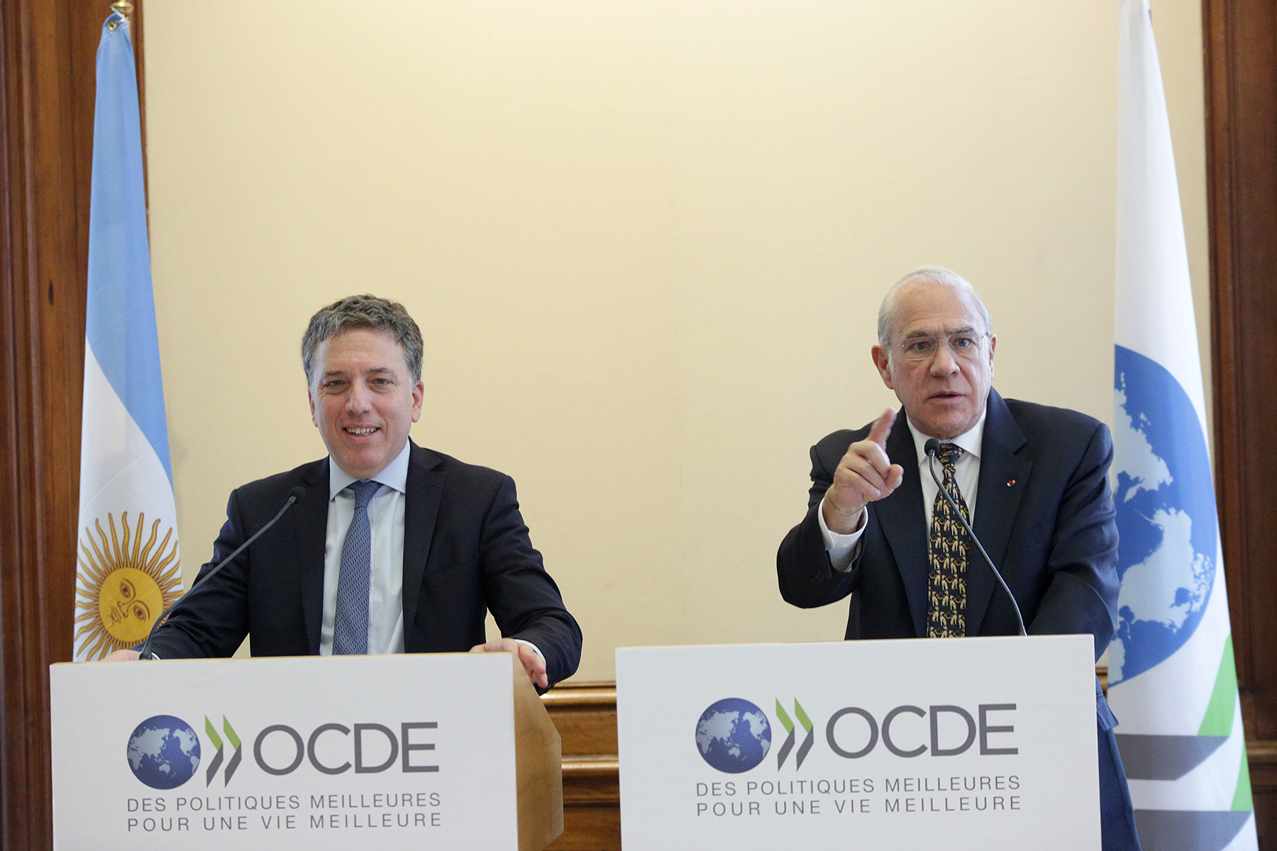 Mr. Nicol‡s Dujovne, Minister of Finance, Argentina and Jorge Faurie, Minister of Foreign Affairs, Argentina