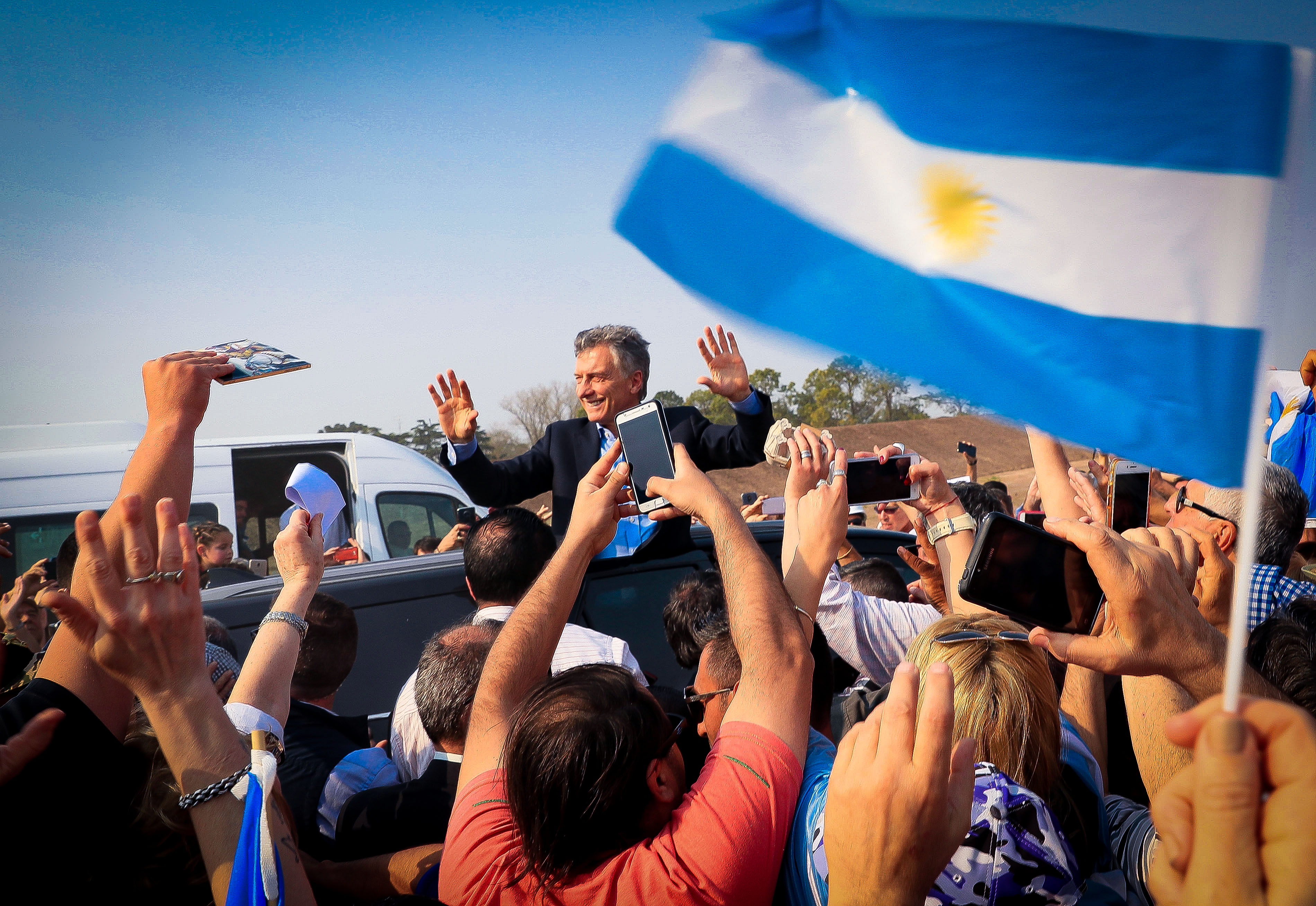 El Presidente Macri recorrió las obras para transformar en autopista la Ruta Nacional 8, en Arrecifes.