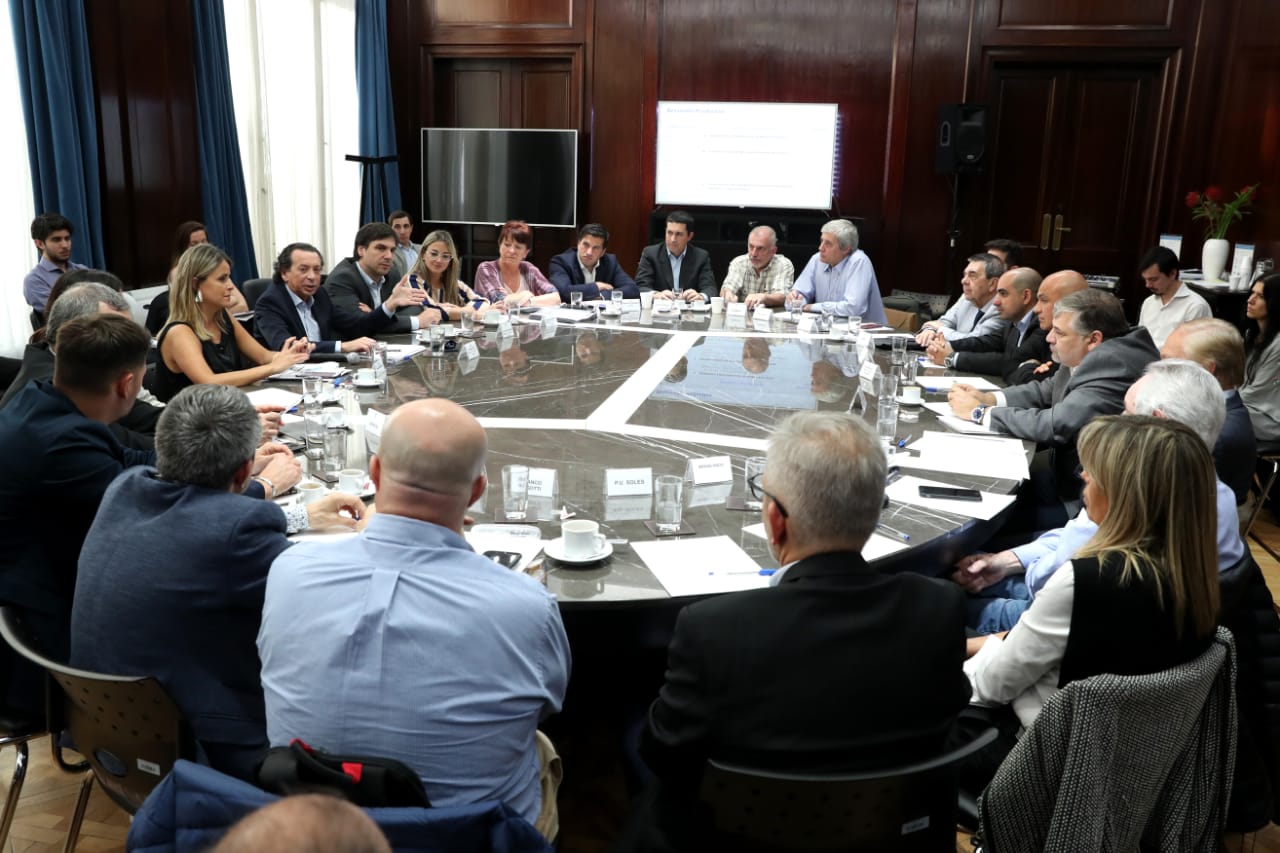 Sica encabezó una nueva reunión de la mesa de calzado.