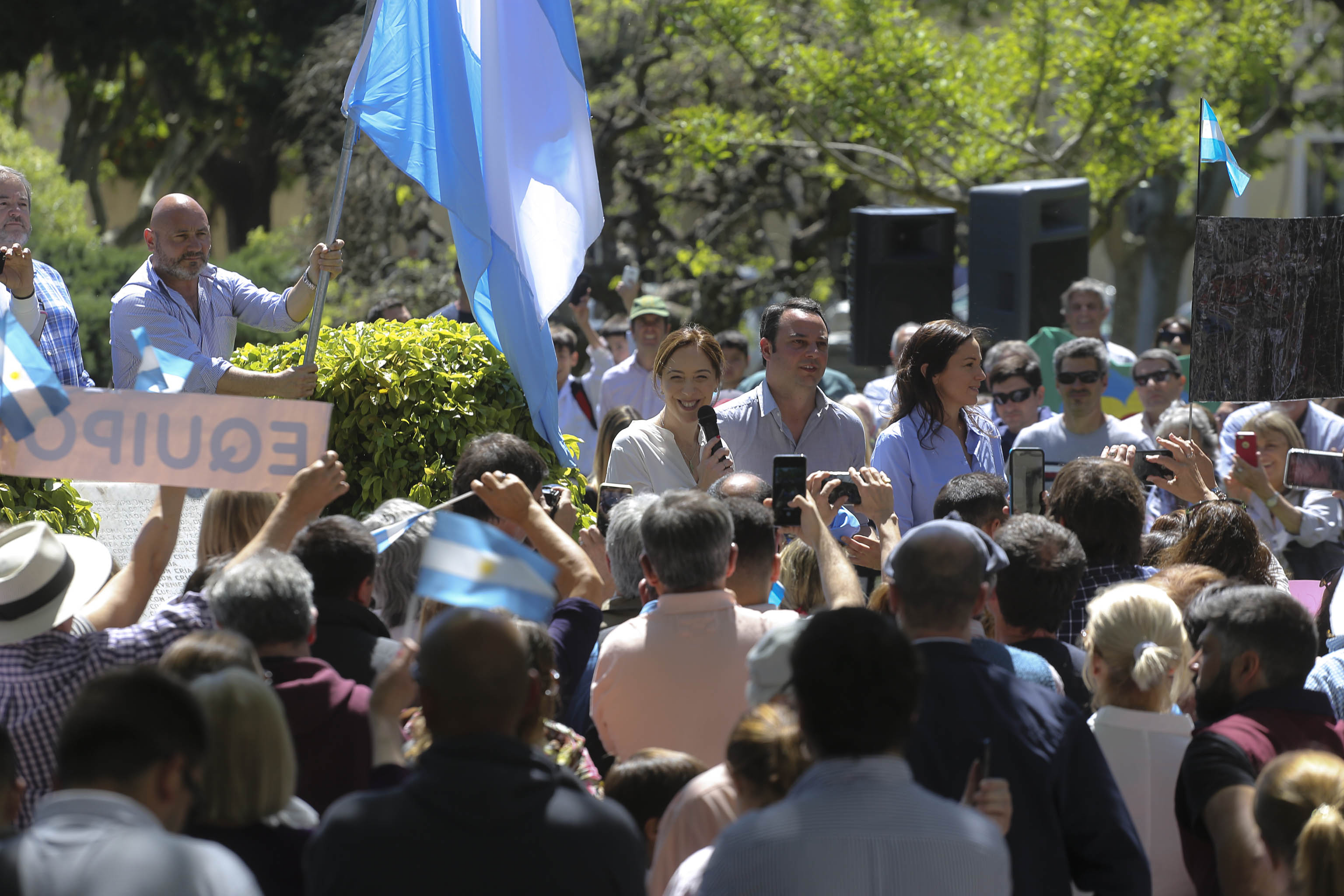 María Eugenia Vidal supervisó una obra hidráulica y dialogó con vecinos en San Antonio de Areco.