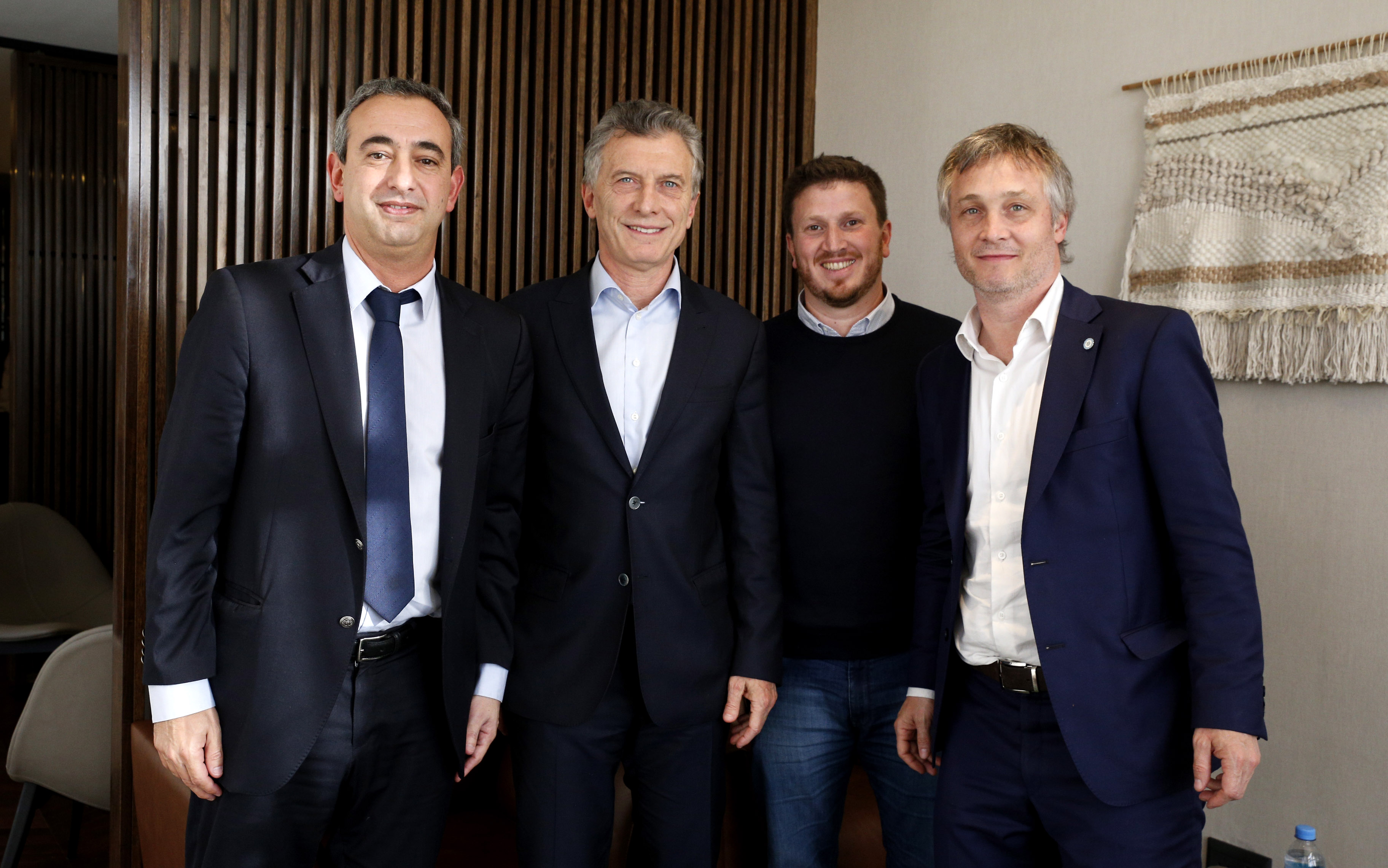 El Presidente Macri fue recibido en Rosario por Javkin y Angelini.