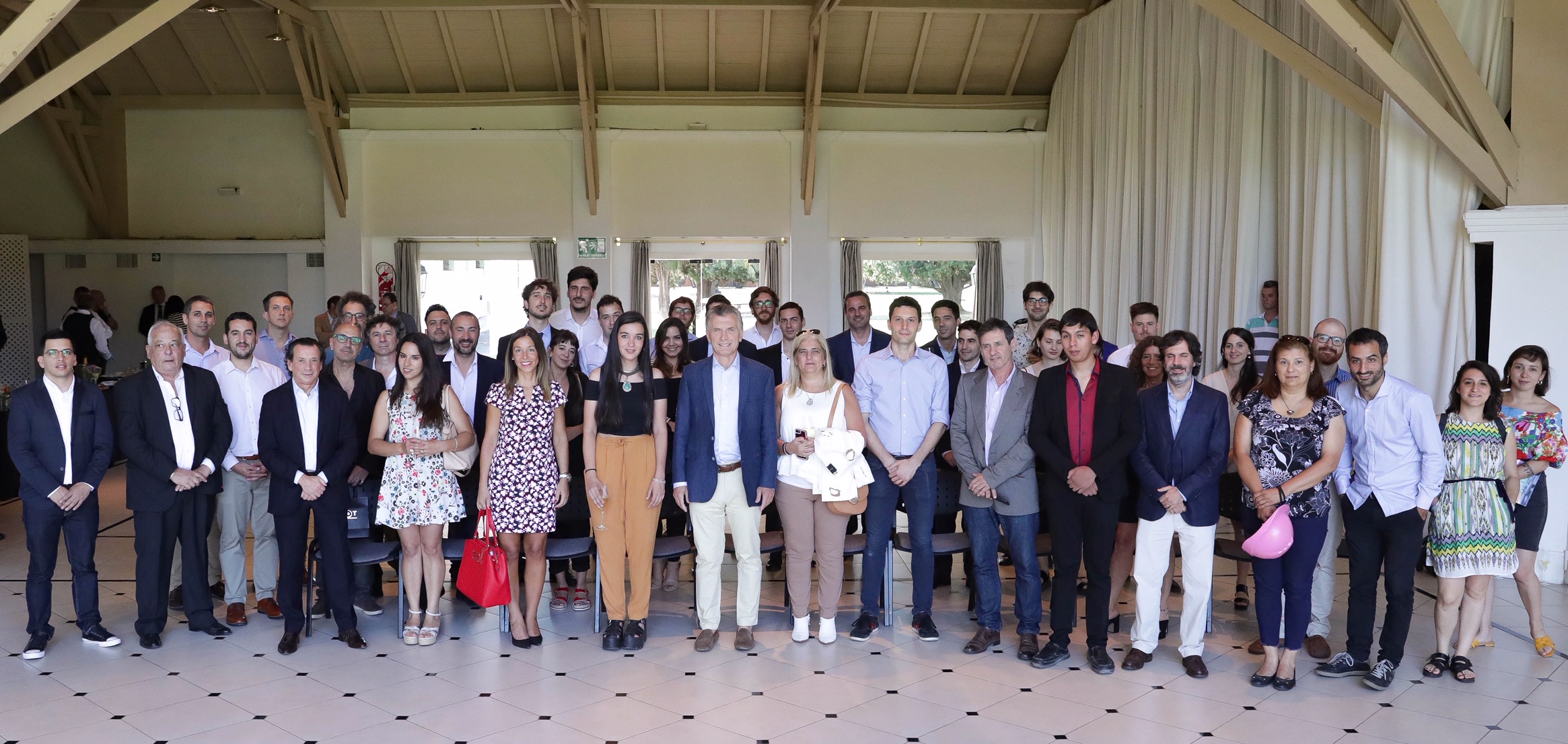 El Presidente Macri junto a empresarios Pymes.