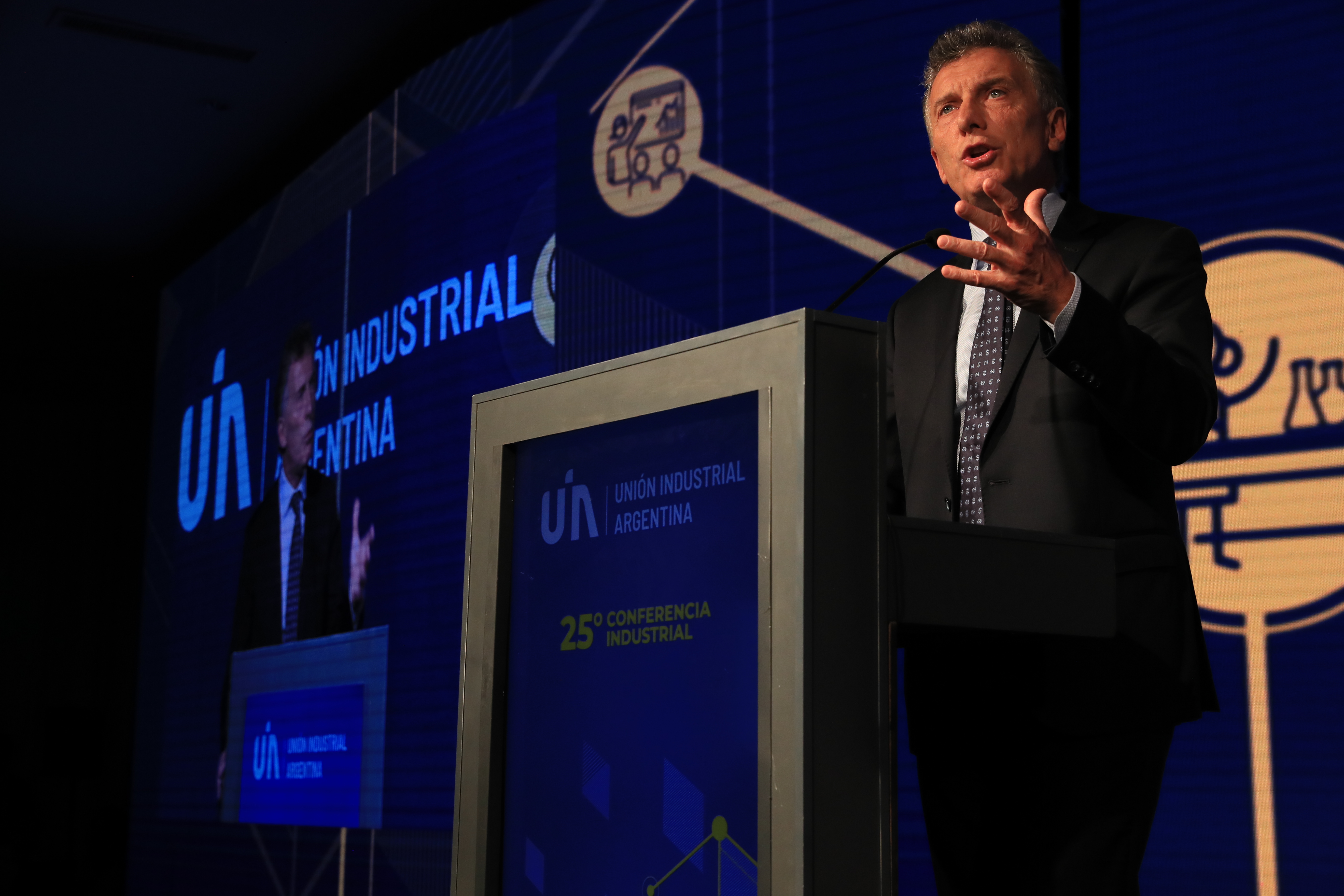 Presidente Mauricio Macri en la UIA.