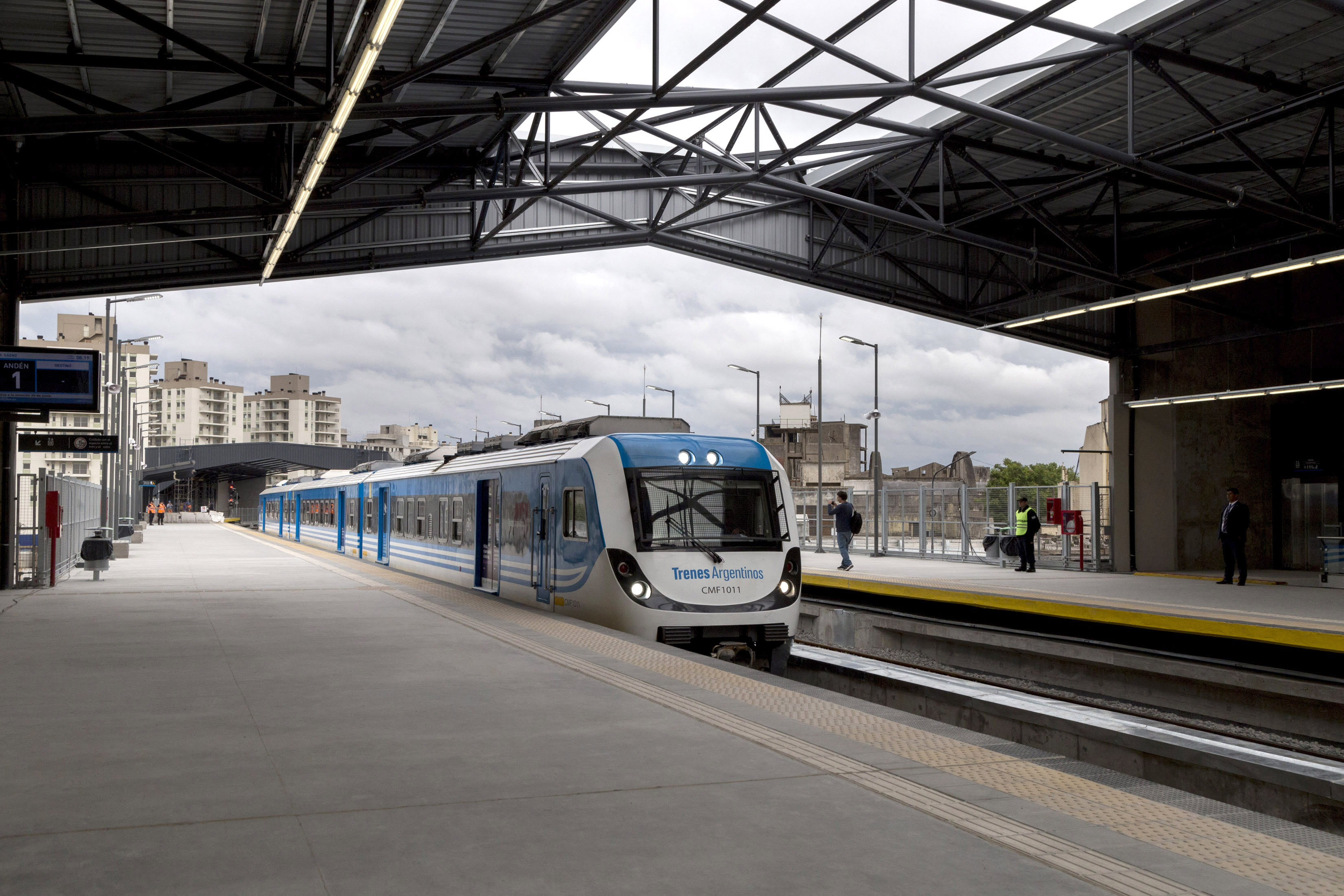 Larreta y Macri inauguraron la estación elevada Sáenz.