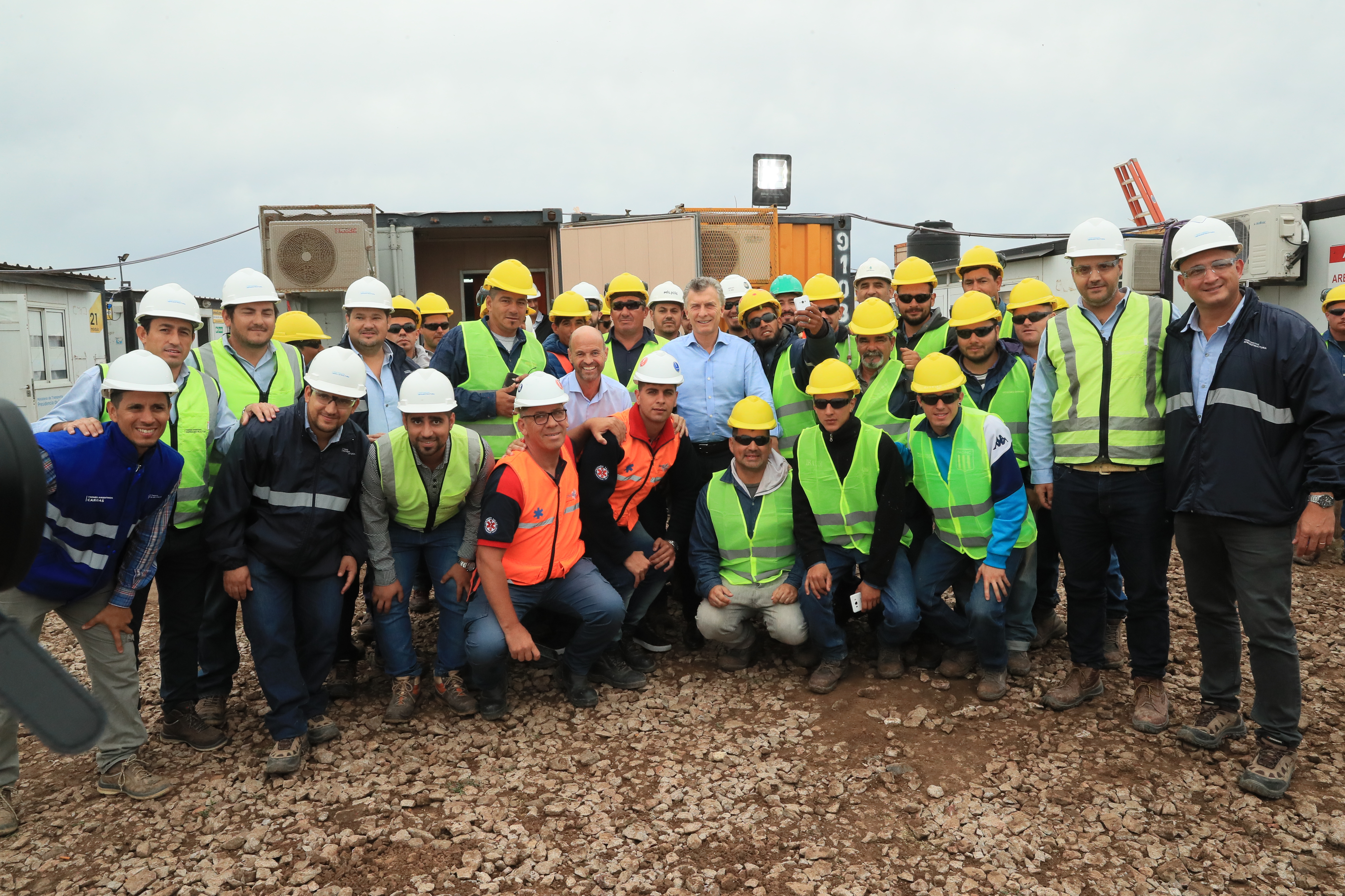 El Presidente Mauricio Macri visitó las obras del nuevo acceso del Ferrocarril Belgrano.
