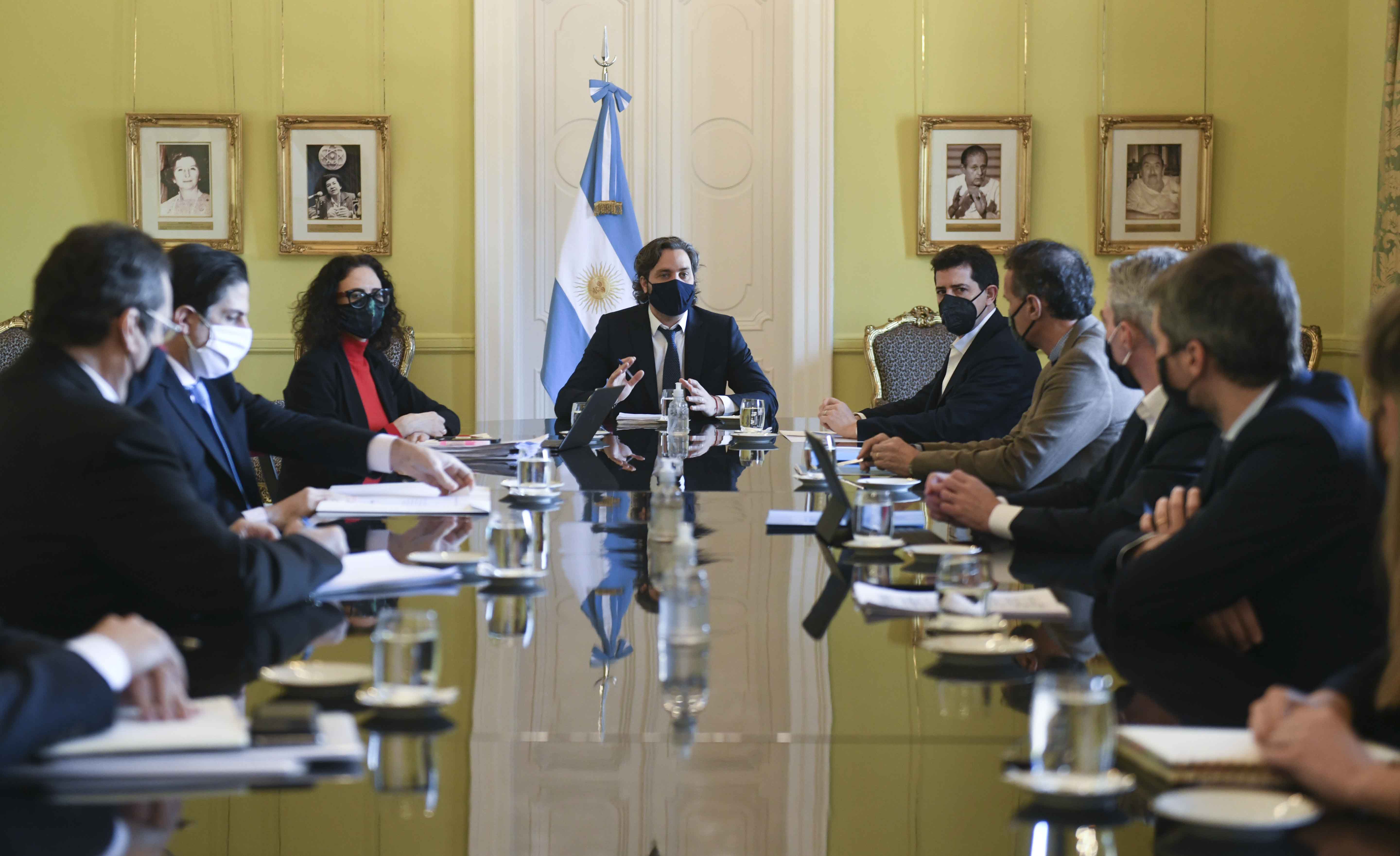 El Jefe de Gabinete de Ministros de la Nación, Santiago Cafiero, encabeza el Gabinete de Promoción Federal, junto a la Vicejefa de Gabinete, Cecilia Todesca, el Ministro del Interior, Wado de Pedro, el Ministro de Transporte, Mario Meoni, el Ministros de Educación, Nicolás Trotta, el Ministro de Cultura, Tristán Bauer, el Ministros de Turismo y Deportes, Matías Lammens y el Ministros de Obras Públicas, Gabriel Katopodis. Buenos Aires, jueves 13 de agosto de 2020. Foto: Pablo Duberti/prensa Jefatura de Gabinete de Ministros.