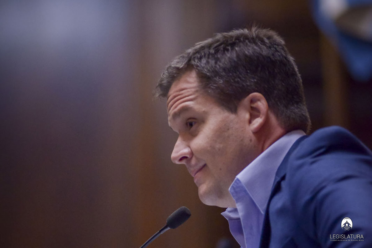 Vicepresidente I de la Legislatura Porteña, Agustín Forchieri.