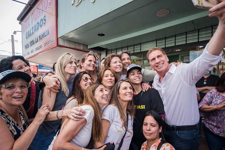 Diego Santilli recorrió el centro comercial de General Pacheco.