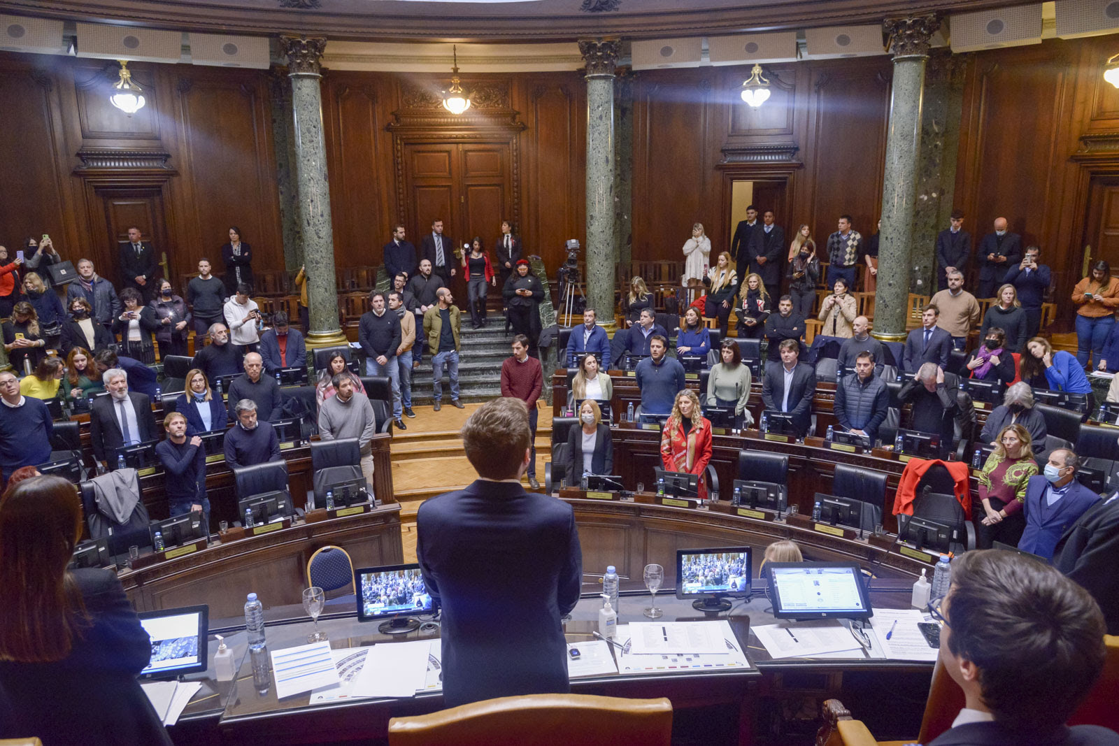La Legislatura de la Ciudad de Buenos Aires reordenó por ley las normas sobre estacionamiento de vehículos.