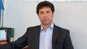 Economista, Esteban Domecq.