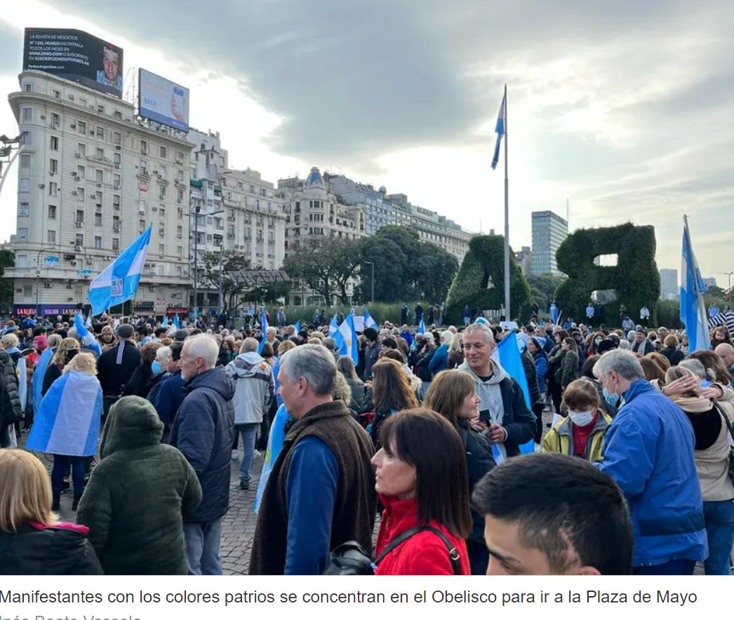 Multitudinaria marcha en contra del Gobierno (1)