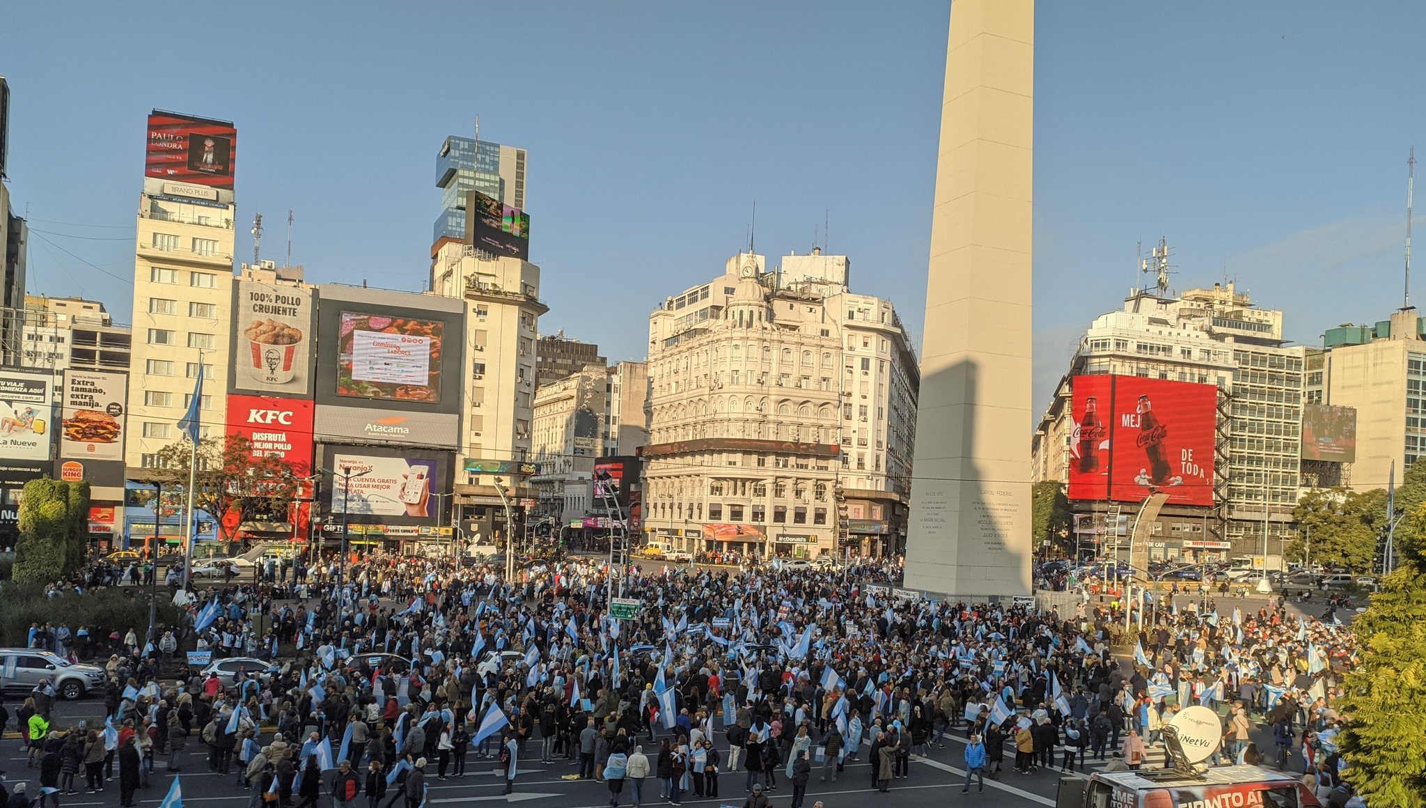 Multitudinaria marcha en contra del Gobierno (10)